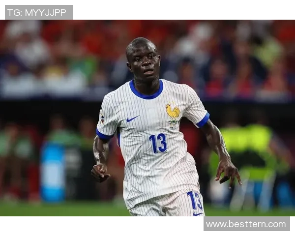 新老球星对比:解析不同年代足球运动员的风格与贡献